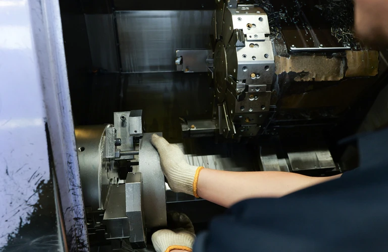 NC旋盤のマシンオペレーターを目指しませんか？未経験者も歓迎！